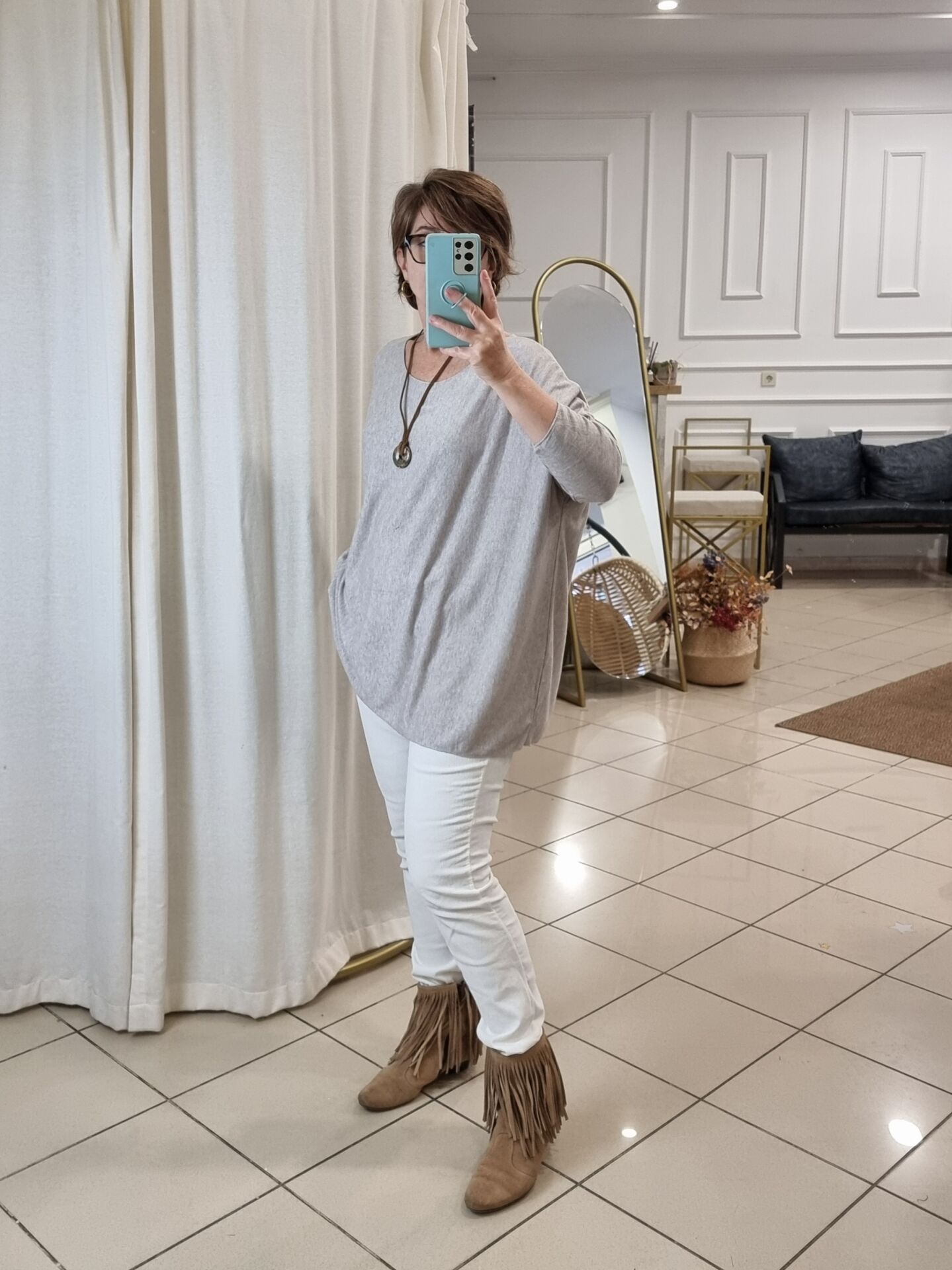 Bej Yumuşak Doku Düz Kesim Triko Kazak İtalyan