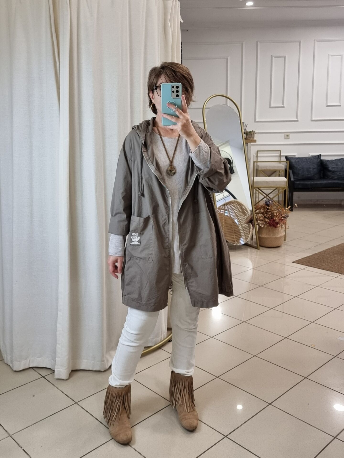 Bej Yumuşak Doku Düz Kesim Triko Kazak İtalyan