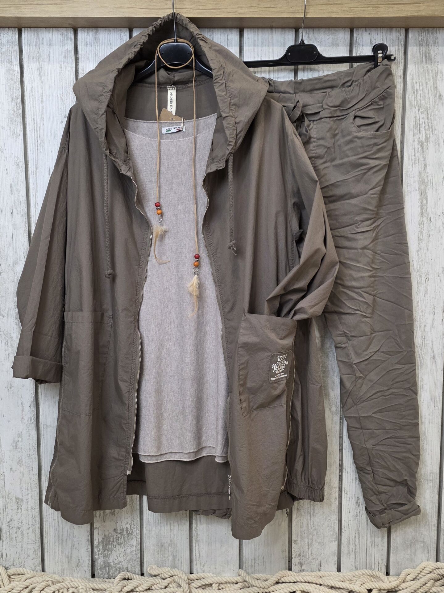 Bej Yumuşak Doku Düz Kesim Triko Kazak İtalyan