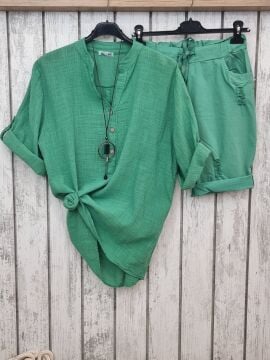 Yırtıklı Likralı İtalyan Yeşil Bayan Şort