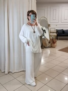 Beyaz Yumuşak Doku Düz Kesim Triko Kazak İtalyan