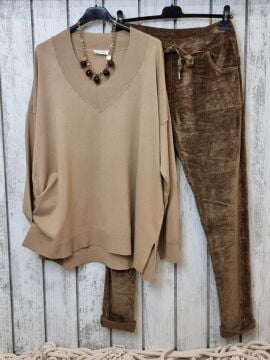 Oversize V Yaka İnce Sütlü Kahve Triko Kazak