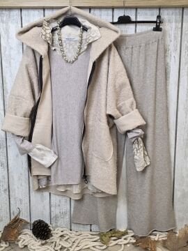 Kısa Buklet Kaban İtalyan Bej