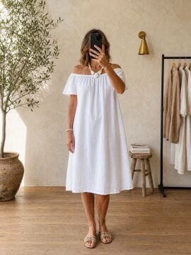 Yakası Lastikli Tencel Beyaz Elbise